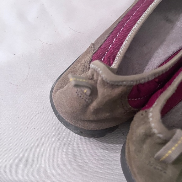 Sporty Red and Tan Women's Shoes - Picture 8 of 16